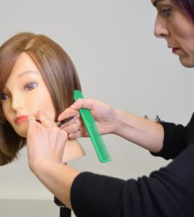 Videocorso taglio femminile trendy asimmetrico