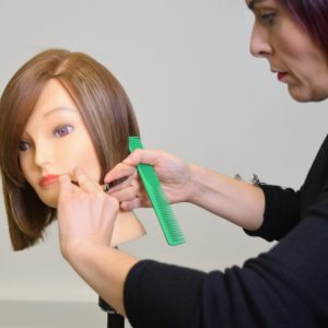 Videocorso taglio femminile trendy asimmetrico
